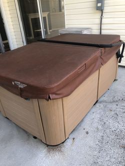 2020 Lightly Used Thermo Spa Gemini Hot Tub 4-5 Person 98 Jets - Orange Park, FL