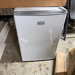 Mini fridge