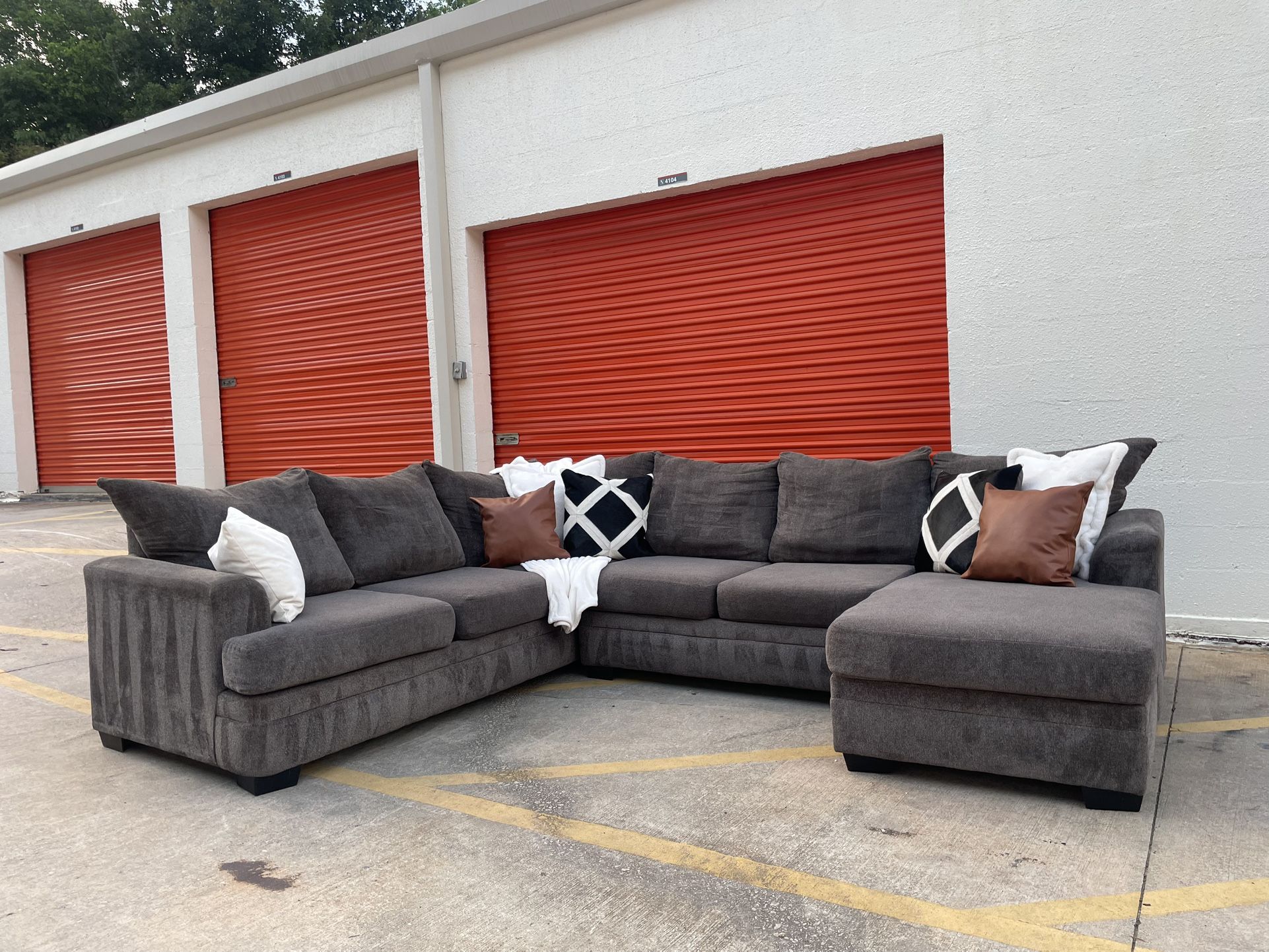 Gray Sectional Couch with Reversible Chaise