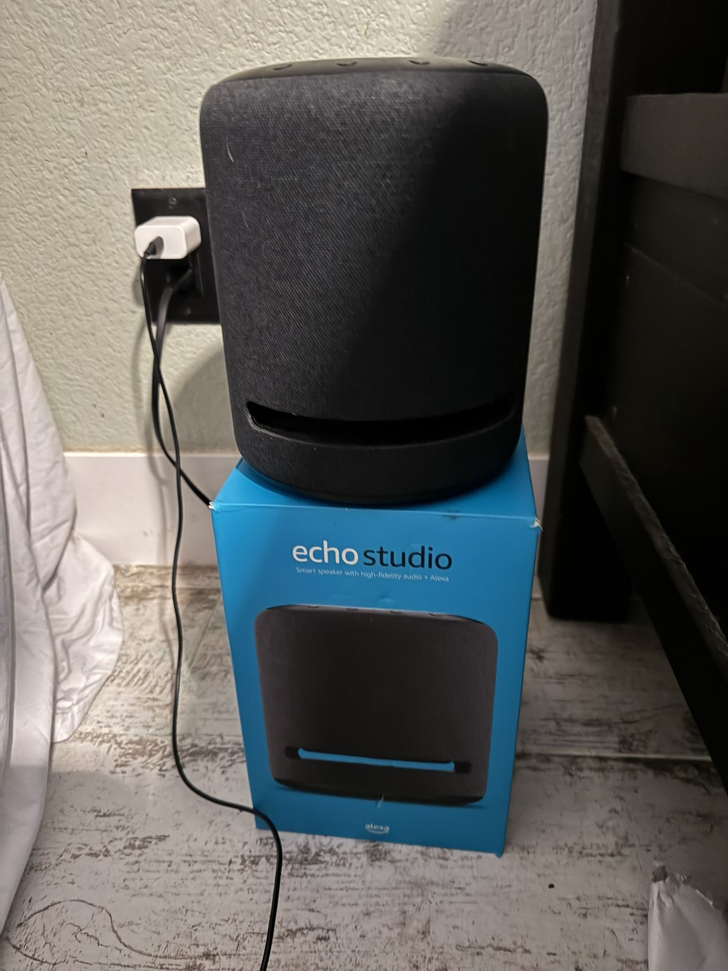 ECHO STUDIO ALEXA AMAZON NEW