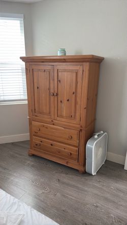 Bedroom set sold together or separate