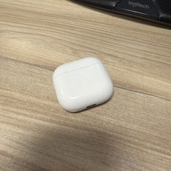 Apple AirPod 4  With 1 Missing Earbud 
