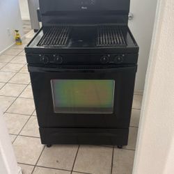 Working Dishwasher & Stove 