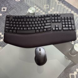 Amazon Basics Wireless Keyboard And Mouse Combo