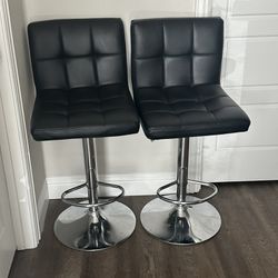 2 Black Bar stools 