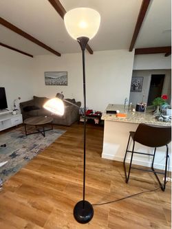 Floor lamp