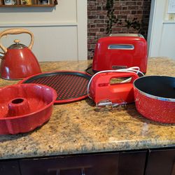 Beautiful Electric Kettle for Sale in Pineville, NC - OfferUp