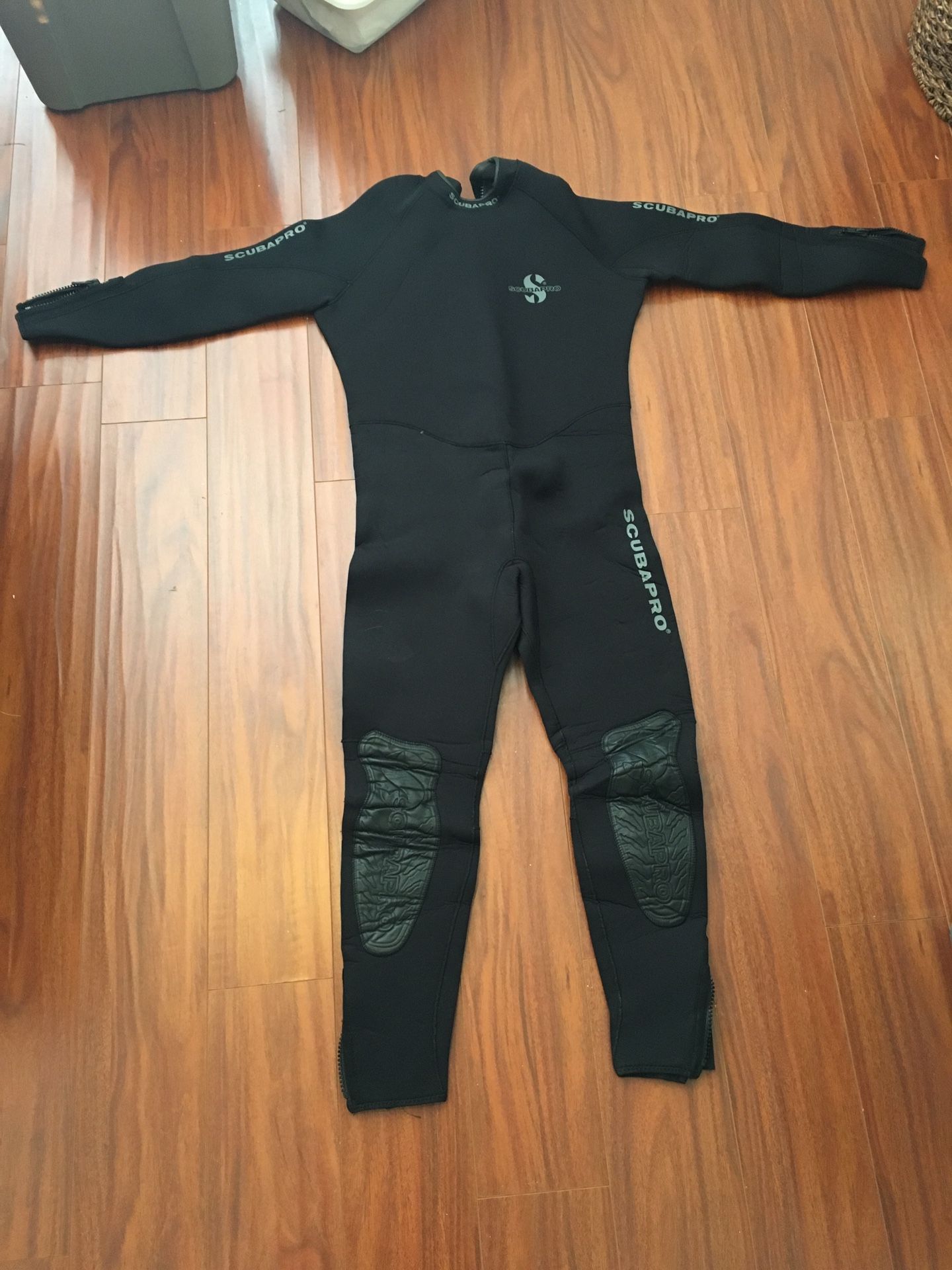 Men’s wetsuit