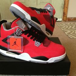 Jordan 4 Toro