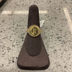 10KT Letter R Ring 38140-1