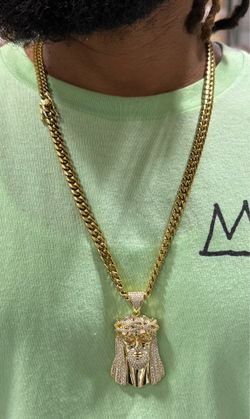 14k stamped premium gold necklace and Jesus pendant🙏