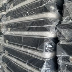 ✨️New Mattress✨️
🔹️All sizes available
🔸️12" inches tall
🟢Queen $199
🔵Full $180
🟣Twin $150
🟡King $330
🟠Cal King $330
🔴Same day delivery availa
