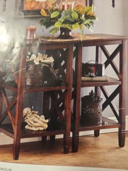 HOME INTERIOR BUSCO PAR DE MESAS