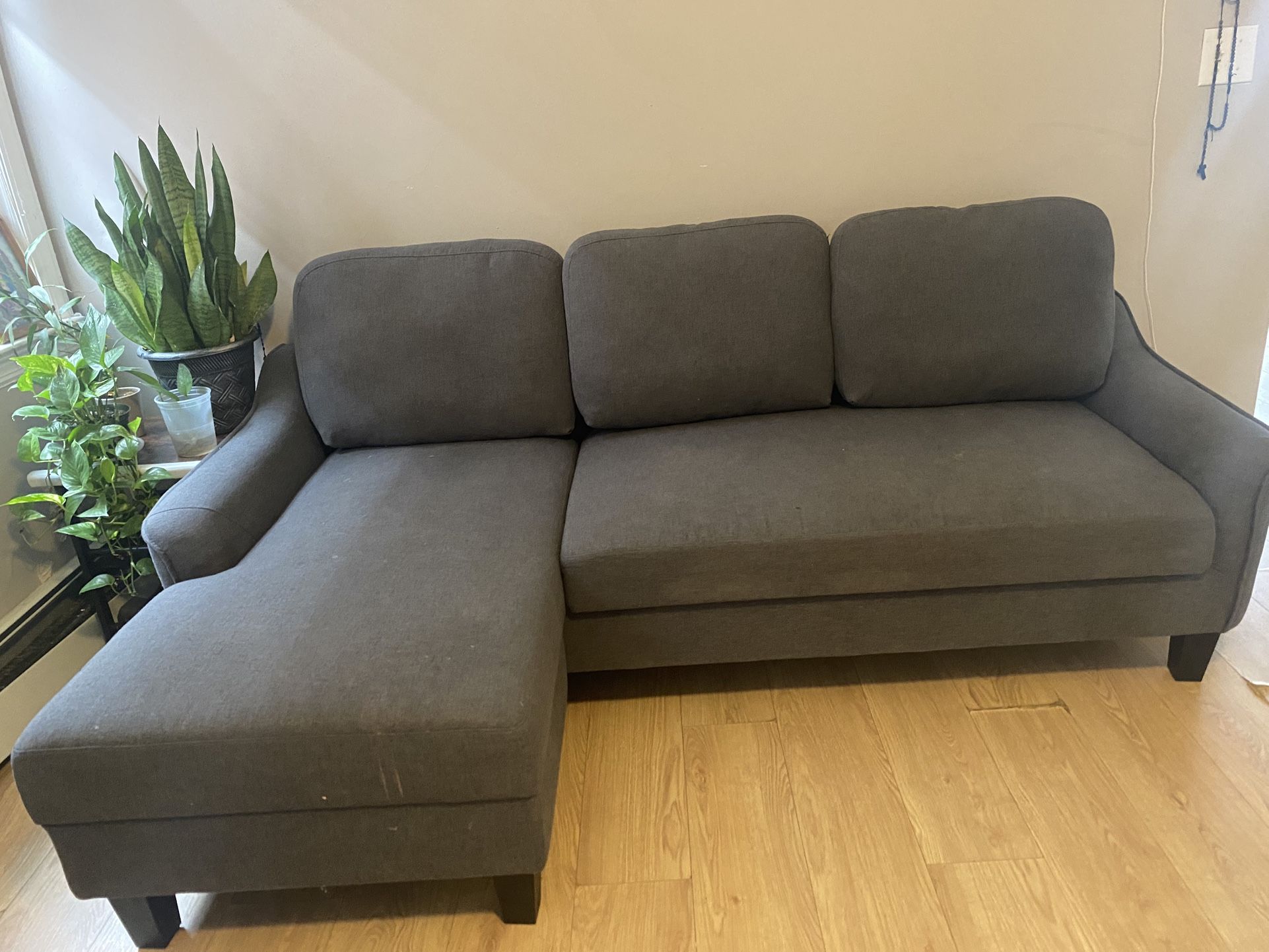 Rent -A- Center  Sofá 