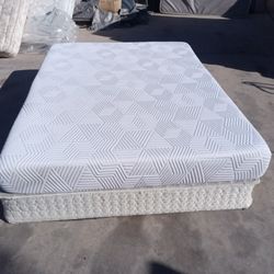 Queen Memory Foam Mattress And Box Spring 