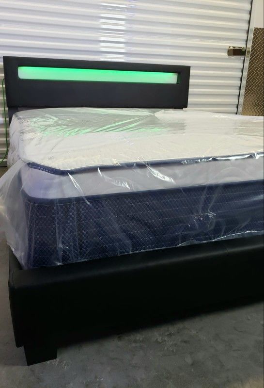 NEW QUEEN PILLOW TOP MATTRESS and BOX SPRING. Bed frame not included 👍