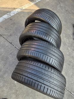 4. PCS OF TIRES. PIRELLI P ZERO RUN FLAT. SIZE 315/35/21. & 275/40/21