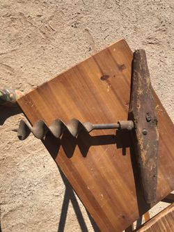 Antique Log Cabin Pin Auger