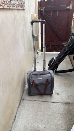 Great carry on Overnite Bag London Fog excellent shape
