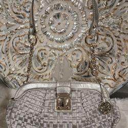 The Sak Shoulderbag/ Clutch