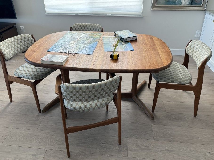 Teak Dinning Table & 6 Chairs by Benny Linden Design
