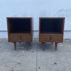 Mid century pair of nightstands by Glenn of California.