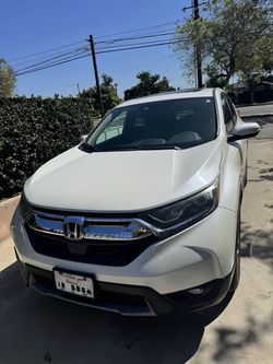 Honda CR-V SUV 2017 EXL White Pearl in excellent condition for sale
