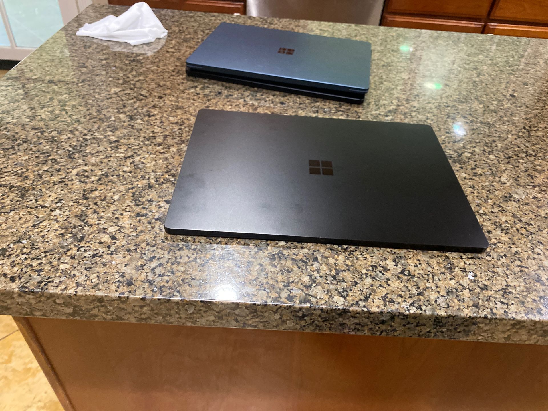 Surface pro 3 laptop 15 inch i7 16 gb ram 500 ssd intel 10 with 3 years of Microsoft warranty