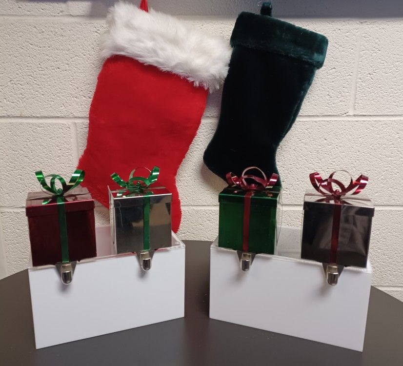 Set Of 4 Metal Mantel Christmas Stocking Hangers