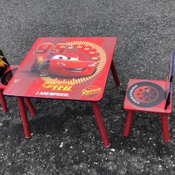 Kids table with two chairs