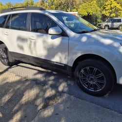 2011 Subaru Outback AWD 157k