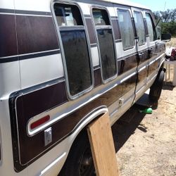 1985 Ford Econoline 150 Camper Van 