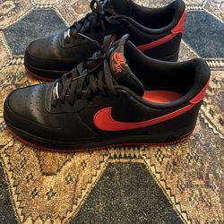 Size 12 Air Force ones read description