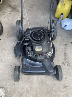 Self propelled lawnmower