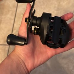 Bass Pro Shops magacast Baitcaster
