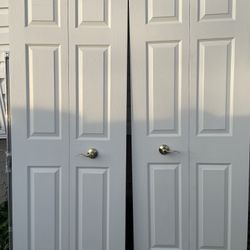 Bi-fold 6 Panel Closet Doors With brass handles