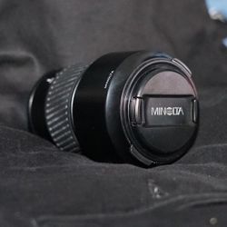 Near MINT Minolta AF APO Tele Zoom 100-300mm f/4.5-5.6 Lens w/ Hood 