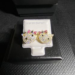 Gold Over Silver HELLO KITTY Earring 🐱 
