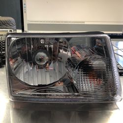 2009 Ford Ranger Headlight