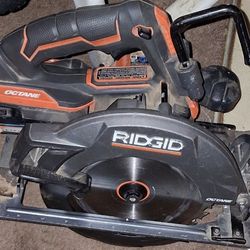 RIDGID 18V OCTANE Brushless Cordless 7-1/4" Circular Saw (Tool + Blade + Battery) $145
