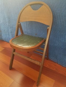 LOUIS RASTETTER & SONS FOLDING CHAIRS (4)
