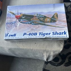 Revell P-40B Tiger Shark 1/48 Scale Model Kit New