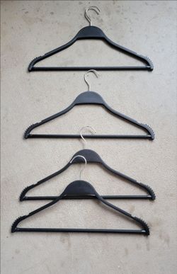 100 hangers For $25