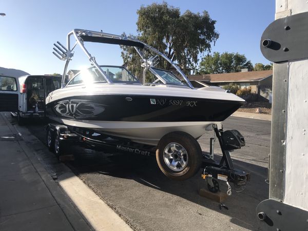 2005 mastercraft x10 wakeboard boat