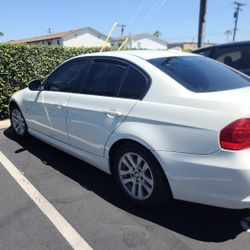 Selling BMW 3281 