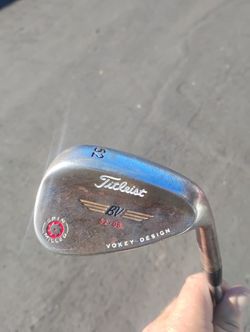Golf Clubs! Titleist Vokey SM 52 Degree Wedge!