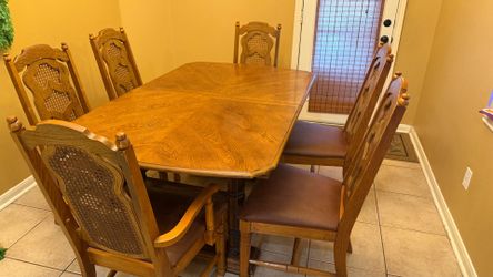 Dining table with 6 chairs