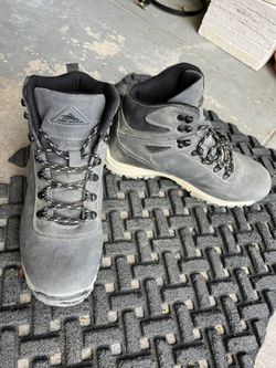 Gray High Sierra Hiking Boots (Mens 8 1/2)