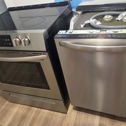 Frigidaire  Stove & Dishwasher Set $250
