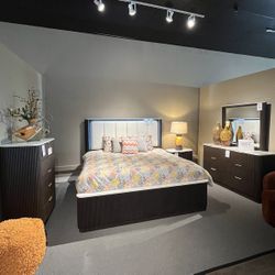 Expresso 4PC King Bedroom Set